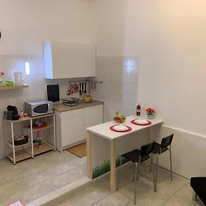 Duplex Airport Apartment